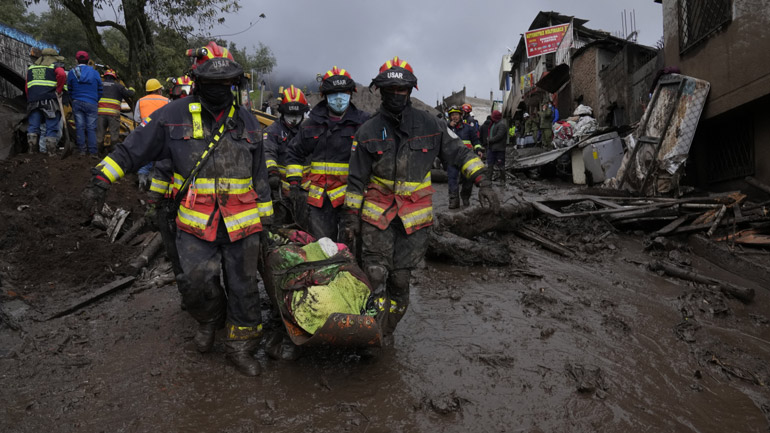 Τουλάχιστον 28 νεκροί από τις πλημμύρες στον Ισημερινό
