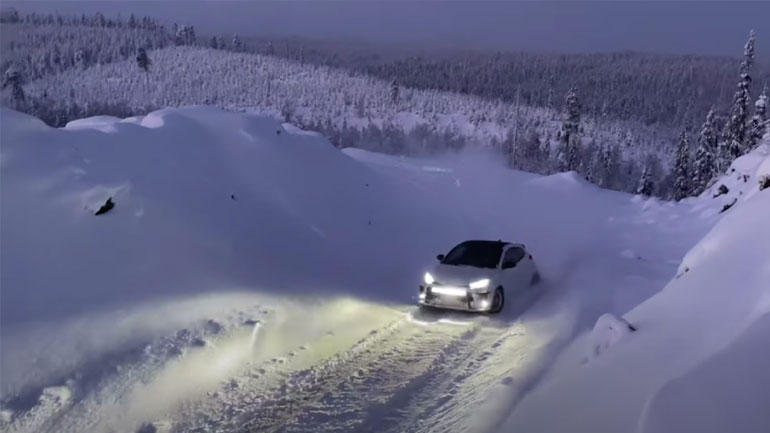 Toyota Yaris GR «παίζει» στα χιόνια…