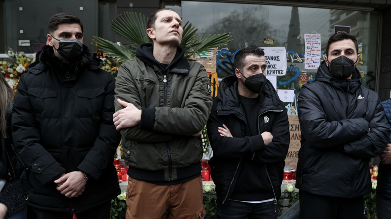 Όλη η ποδοσφαιρική Θεσσαλονίκη στο σημείο της δολοφονίας του Άλκη