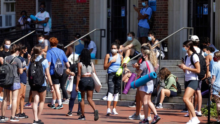 ΗΠΑ: Η μια μετά την άλλη οι Πολιτείες καταργούν τη χρήση μάσκας στα σχολεία