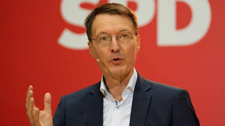 Γερμανία: Αντίθετος στη χαλάρωση των μέτρων για Covid-19 o υπουργός Υγείας