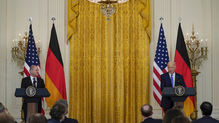 Ο Μπάιντεν συστήνει στους Αμερικανούς να εγκαταλείψουν την Ουκρανία