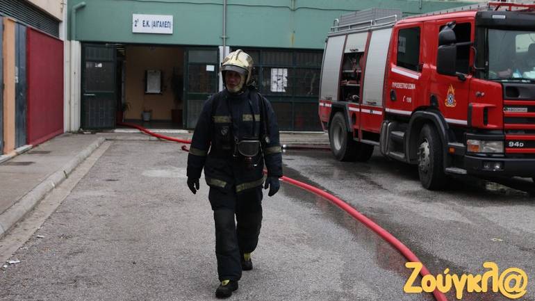 Πυρκαγιά σε σχολικό συγκρότημα στο Αιγάλεω