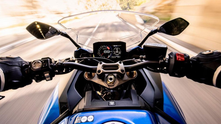 Πολύ καλή προστασία και κορυφαία συστήματα υποβοήθησης της οδήγησης.