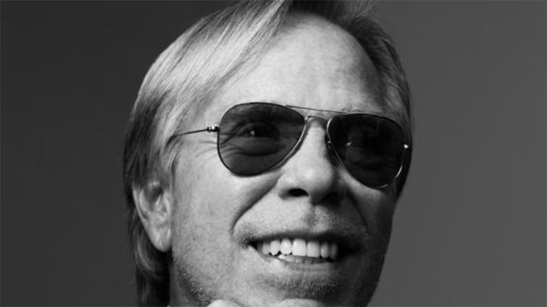 Ο Τόμι Χίλφιγκερ θα τιμηθεί από το Αμερικανικό Ίδρυμα Έρευνας για το AIDS – amfAR