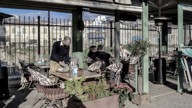 Χωρίς όριο ανά τραπέζι οι καθήμενοι στην εστίαση