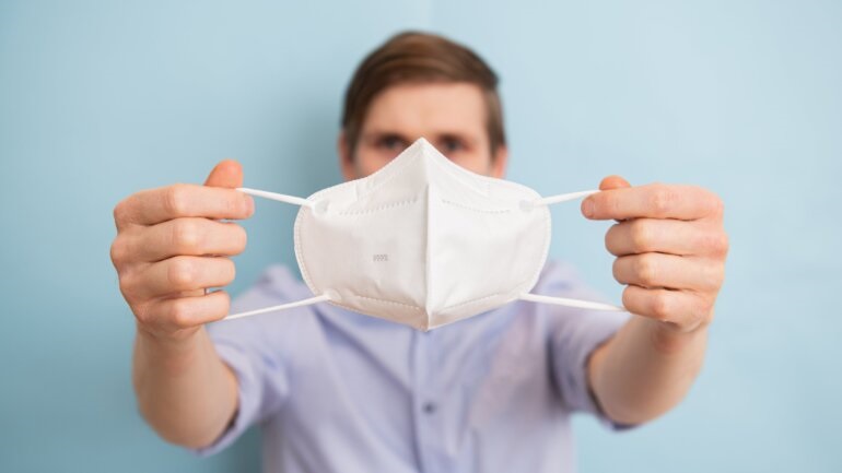 ΗΠΑ: Η πολιτεία της Νέας Υόρκης αναμένεται να καταργήσει την υποχρεωτική χρήση μάσκας σε κλειστούς χώρους