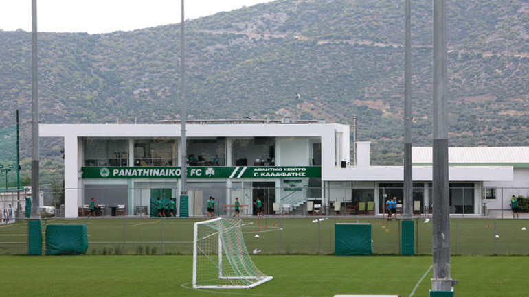 Οπαδοί του Παναθηναϊκού στο Κορωπί μίλησαν σε έντονο ύφος στους παίκτες