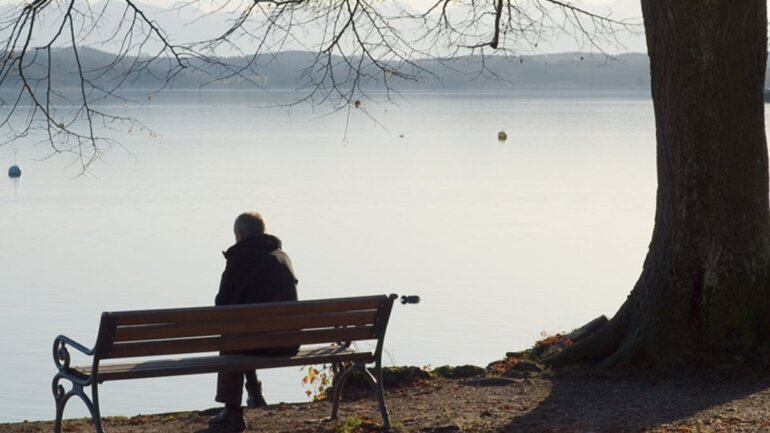 Προβληματικά επίπεδα μοναξιάς σε πολλές χώρες
