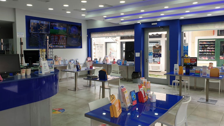 ΤΖΟΚΕΡ: Το τζακ ποτ κληρώνει απόψε 5,1 εκατ. ευρώ – Ιδιοκτήτης καταστήματος ΟΠΑΠ μιλάει για τη σημερινή κλήρωση