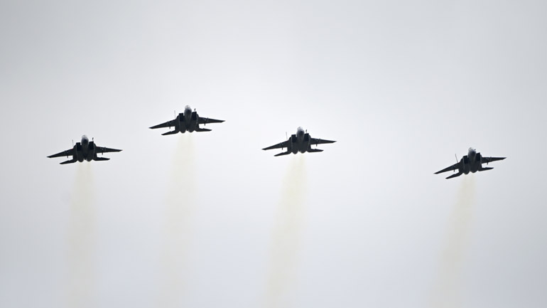 Αμερικανικά μαχητικά F-15 προσγειώθηκαν σε πολωνική αεροπορική βάση