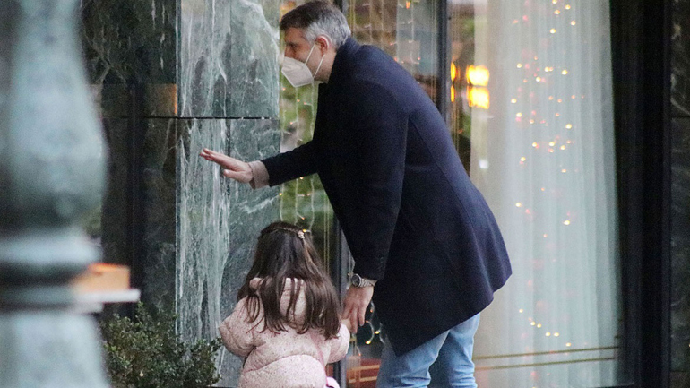 Θοδωρής Παπαλουκάς: Σπάνια δημόσια εμφάνιση με την κόρη του, Καλλίστα