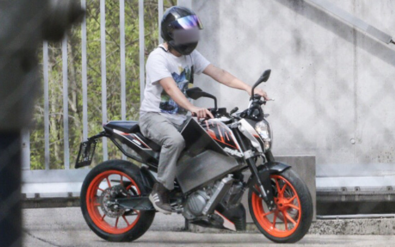 Μία από τις κατασκοπευτικές εικόνες του ηλεκτρικού E-Duke.