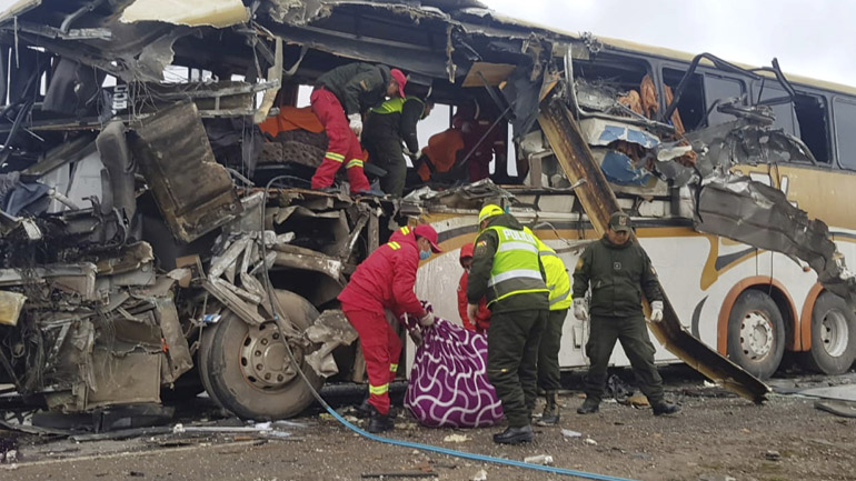 Βολιβία: Οκτώ νεκροί σε τροχαίο με λεωφορείο