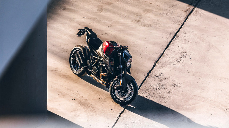 Εξωπραγματική μοτοσικλέτα με την υπογραφή της Brabus.