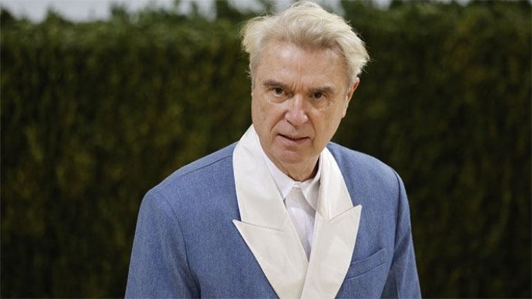 Ο Ντέιβιντ Μπερν στον ρόλο γιατρού στη νέα σειρά της Έιμι Σούμερ