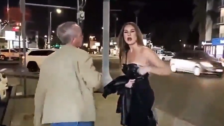 Γυναίκα επιτίθεται σε streamer