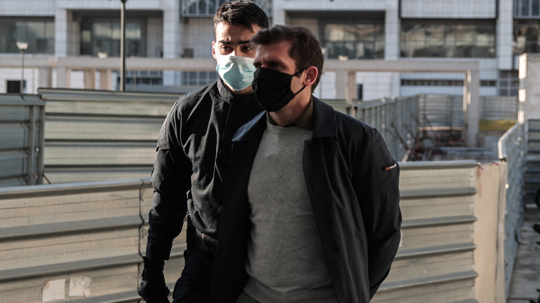 «Κάθε φορά υφίσταμαι νέο βιασμό» – Αναβολή για τις 4 Απριλίου πήρε η δίκη του προπονητή ιστιοπλοΐας