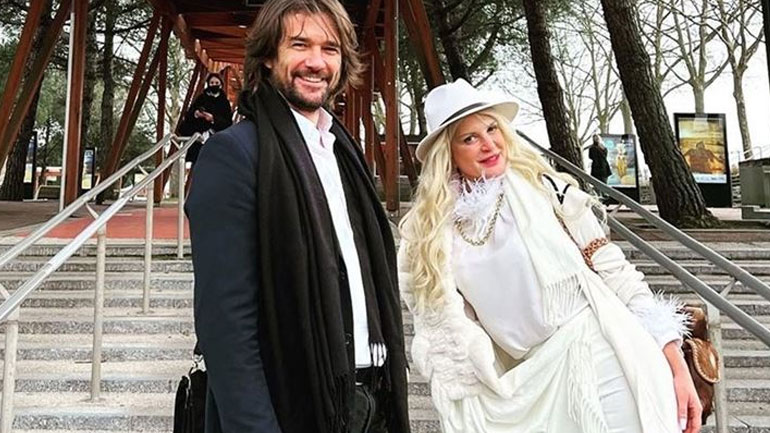 Μαρίνα Πατούλη: Απαντά στις φήμες που τη θέλουν ζευγάρι με τον Βλάσση Χολέβα