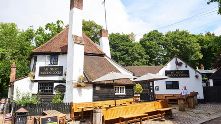 Η παλαιότερη παμπ στο Ηνωμένο Βασίλειο κλείνει τις πόρτες της έπειτα από 1.229 χρόνια