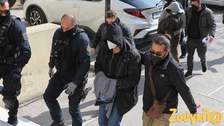 Στον εισαγγελέα ο αστυνομικός που συνελήφθη για τη δολοφονία του Ρομά