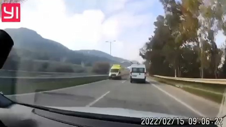 Γλύτωσαν από του Χάρου τα δόντια – Δείτε βίντεο με βαν της Αττικής Οδού να κινείται ανάποδα