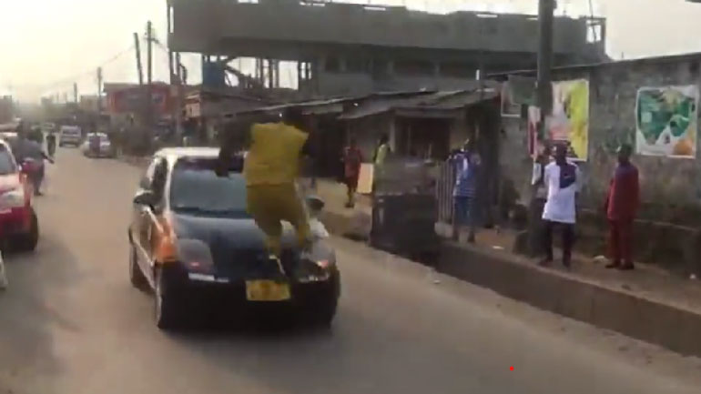 Αυτό πρέπει να πόνεσε…