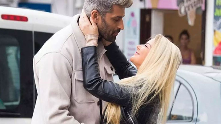 Η Αθηνά New York ανακοίνωσε τον χωρισμό της από τον Αλέξη Παππά