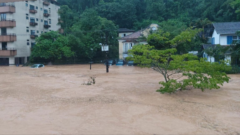 Βραζιλία: Πλημμύρες και κατολισθήσεις σαρώνουν την Πετρόπολις – Tουλάχιστον 18 νεκροί