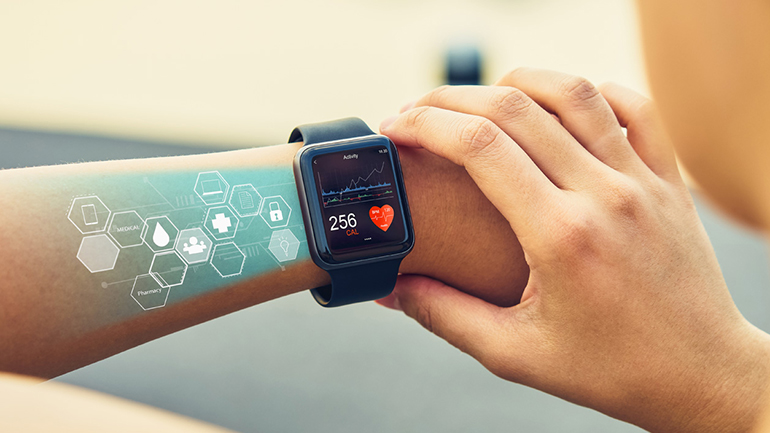 Έξυπνοι βοηθοί που θα ελέγχονται από τον εγκέφαλο, καθρέφτες ανίχνευσης ασθενειών μέχρι το 2030, σύμφωνα με μελέτη της Vodafone