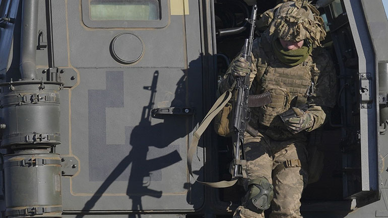 Πόλεμος εντυπώσεων μεταξύ Δύσης και Ρωσίας στην Ανατ. Ουκρανία με «όπλο» τα social media