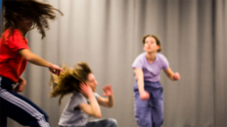 Η νέα παράσταση χορού της Ι. Καραγιάν στο θέατρο Θησείον