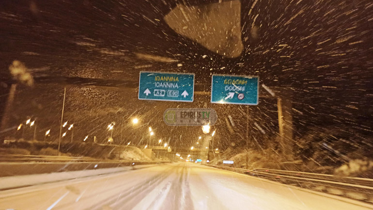 Ιωάννινα: Σφοδρή χιονόπτωση στην Εγνατία Οδό