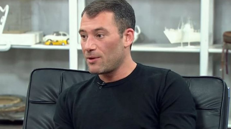 Αντίνοος Αλμπάνης: «Έχω δει τους διπλανούς μου στους θαλάμους, ξέρω τι σημαίνει να θες μια παρηγοριά»