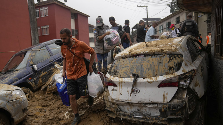 Βραζιλία: Τουλάχιστον 94 νεκροί από πλημμύρες και κατολισθήσεις