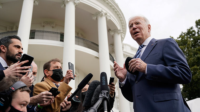 Μεγάλος ο κίνδυνος εισβολής της Ρωσίας στην Ουκρανία, δηλώνει ο Πρόεδρος των ΗΠΑ