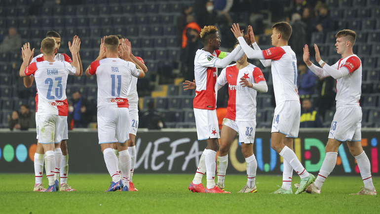 Europa Conference League: Τεράστιο διπλό της Σλάβιας Πράγας στην Πόλη, ισχνό προβάδισμα για Αϊντχόφεν, Ραπίντ