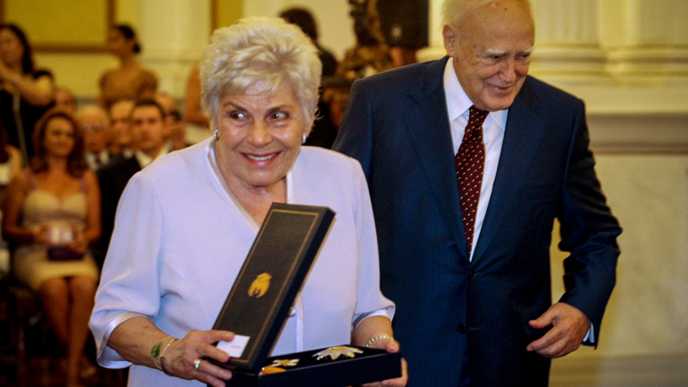 Βουλή: Αφιερωματική έκθεση στη μνήμη της Κικής Δημουλά για τα δύο έτη από το θάνατό της