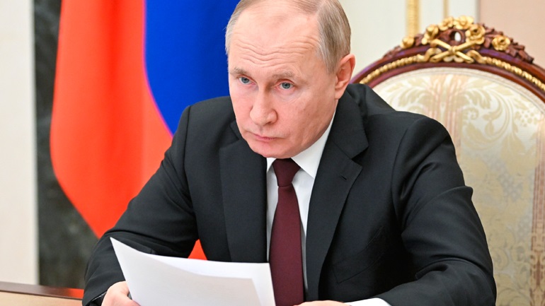 Πούτιν: 10.000 ρούβλια στον κάθε πρόσφυγα που φθάνει από το Ντονμπάς στην περιοχή του Ροστόφ