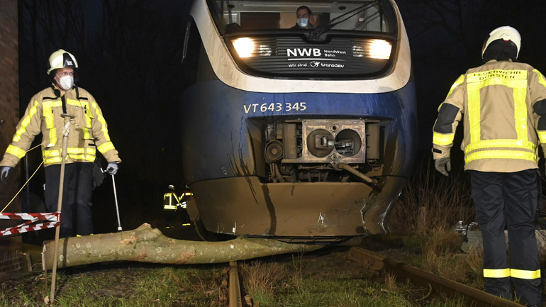 Γερμανία: Τρεις νεκροί από την κακοκαιρία «Υλένια» – Εκτεταμένα προβλήματα στις συγκοινωνίες