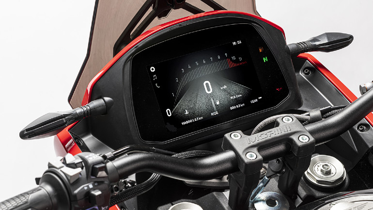 Μεγάλη οθόνη TFT με δυνατότητα συνδεσιμότητας με smartphone.