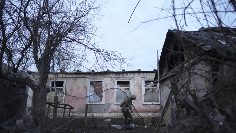 Περισσότερες από 1.400 εκρήξεις κατέγραψαν οι παρατηρητές του ΟΑΣΕ σε 24 ώρες στο Ντονμπάς