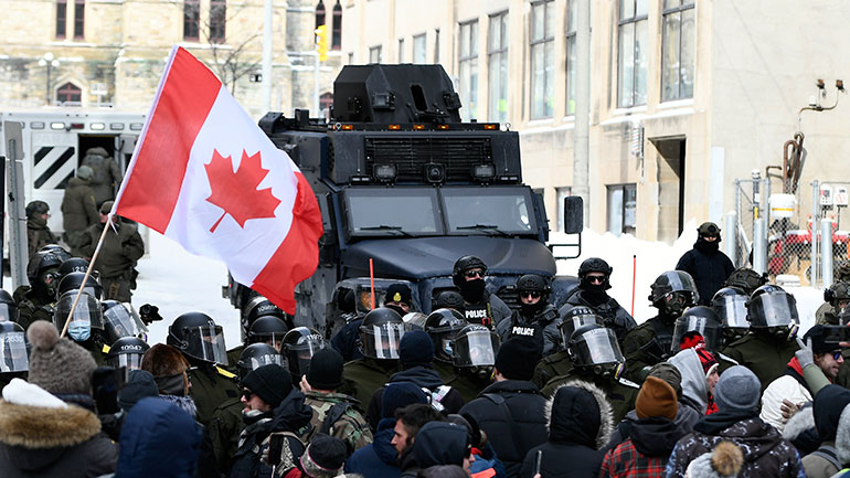 Καναδάς: Συγκρούσεις μεταξύ διαδηλωτών και αστυνομίας στην Οτάβα