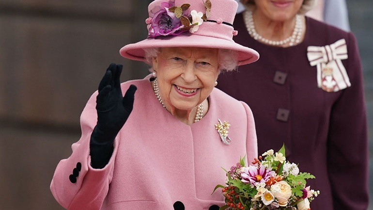 Θετική στον κορωνοϊό η βασίλισσα Ελισάβετ
