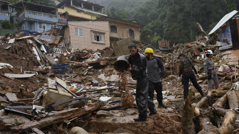 Βραζιλία: Στους 146 οι νεκροί από τις πλημμύρες και τις κατολισθήσεις στην Πετρόπολις