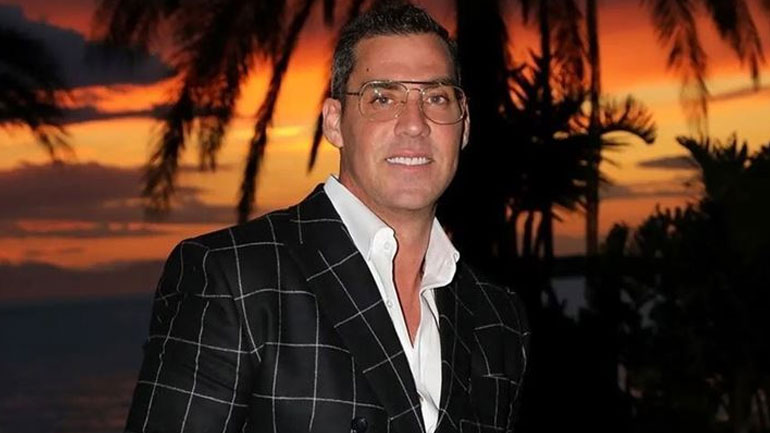 Τζώρτζης Μονογυιός: Τραγική φιγούρα η σύζυγός του στο μνημόσυνο για τις 40 ημέρες από τον θάνατό του