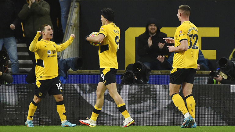 Αγγλία: Ασταμάτητη η Γουλβς, νίκησε 2-1 τη Λέστερ