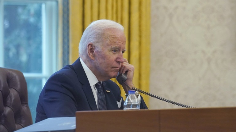 Τηλεφωνική επικοινωνία Μπάιντεν – Ζελένσκι μετά το διάγγελμα Πούτιν