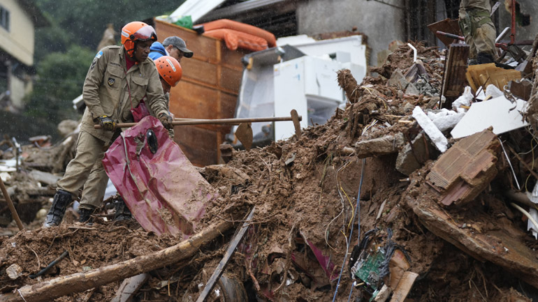 Βραζιλία: Στους 152 οι νεκροί από τις πλημμύρες και τις κατολισθήσεις στην Πετρόπολις