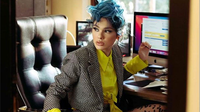 Joanne – Εντυπωσιάζει στο νέο της βιντεοκλίπ «Midnight»!